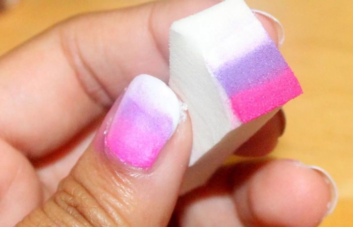 Как накрасить ногти двумя цветами? как красиво накрасить ногти двумя цветами. варианты маникюра :: syl.ru
